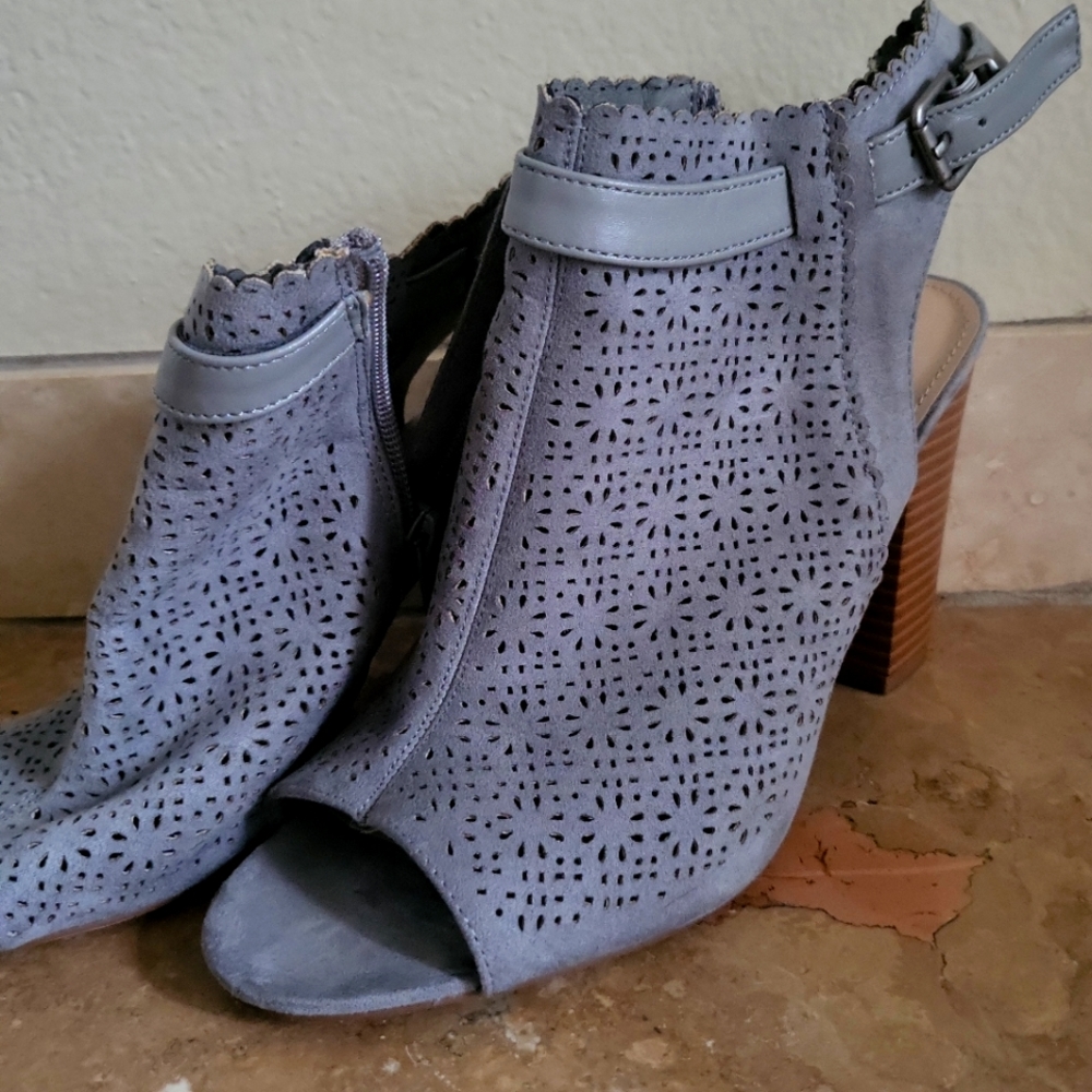 Open toe sandal